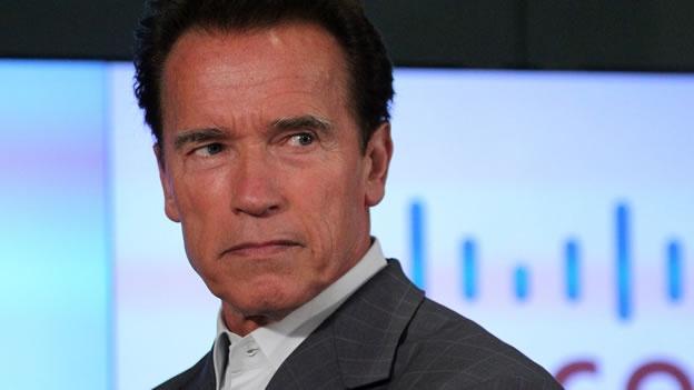 Schwarzenegger se mete en Black Sands