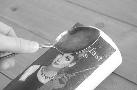 Diy: Decorar una vela con una servilleta de Audrey Hepburn