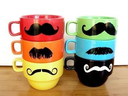 El movimiento Mustache.