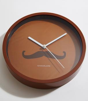 El movimiento Mustache.