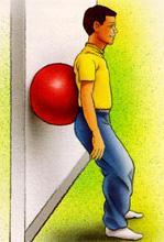 Ejercicios de estabilización lumbar y alineación con pelota de fitness