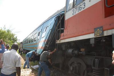 Lesionadas 24 personas en choque de trenes en La Habana [+ fotos]