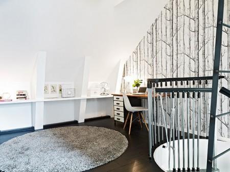 suelos de madera negros suelos de madera blancos suelo damero blanco negro baño sofá de ikea sillas eames papel de pared de árboles muebles de ikea muebles de diseño mecedora eames sin brazos escalera de caracol dibujos en las paredes cómoda estilo clásico danés años 50 cocinas modernas cocinas industriales cocinas grises y blancas cocinas de ikea cama tatami alfombra jarapa 