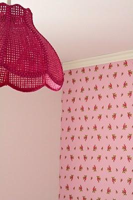 DIY: Pintar una lámpara de color rosa para un dormitorio infantil