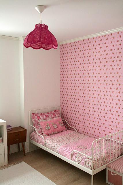DIY: Pintar una lámpara de color rosa para un dormitorio infantil