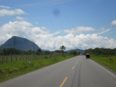 ENTRE DOS TIERRAS : DESDE MOYOBAMBA HACIA CHACHAPOYAS