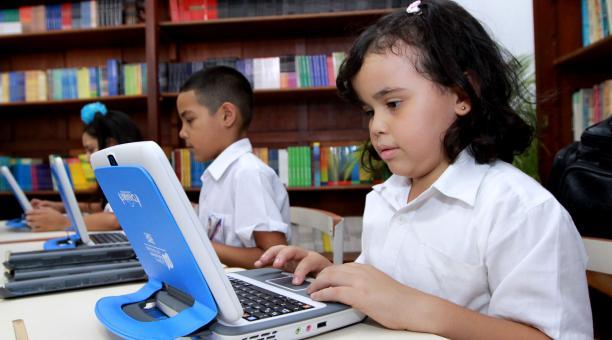 Entregadas canaimitas a 12.693 estudiantes de Trujillo en año escolar 2011-2012