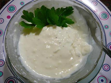 Salsa de yogur y ajo Salsa de yogur y ajo