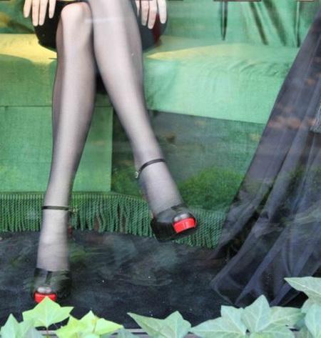 Femmes de Paris, by Juan Pedro Quiñonero