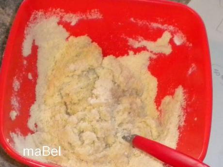 Pan de cádiz ( mazapán con frutas)