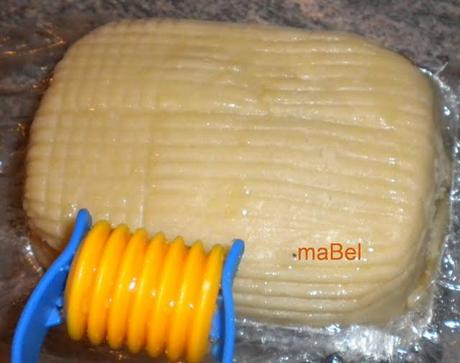 Pan de cádiz ( mazapán con frutas)