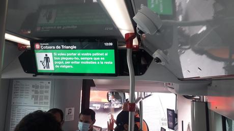 TMB estrena en sus autobuses 1.600 pantallas para información y videovigilancia TMB estrena en sus autobuses 1.600 pantallas para información y videovigilancia