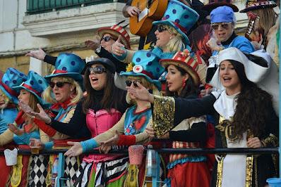 Cómo disfrutar del Carnaval de Cádiz sin morir en el intento.