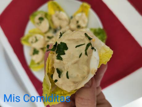 HUEVOS RELLENOS CON AGUACATE Y MAYOSESA DE ATUN HUEVOS RELLENOS CON AGUACATE Y MAYOSESA DE ATUN