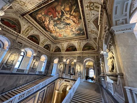 Escalera del Museo de Historia Natural de Viena.