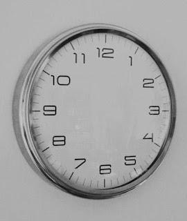 Como un niño en un patio de colegio Como un niño en un patio de colegio