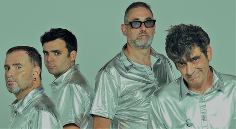 Nuevo disco de El Capitán Elefante: Asuntos exteriores