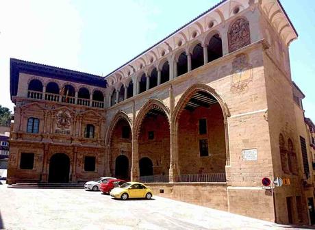 Reloj y ponderales en Alcañiz