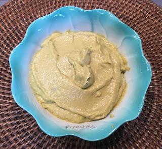 Huevos rellenos con guacamole y gambas Huevos rellenos con guacamole y gambas