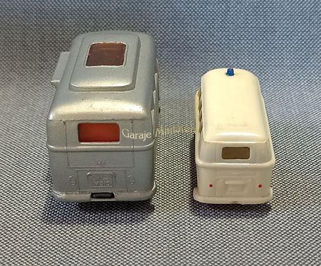 Volkswagen Kombi en dos versiones de Matchbox y Wiking