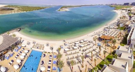 11 mejores playas en Abu Dabi Vista aérea de la playa de Yas