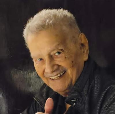 Don Carlos Efraín Santamaría, un locutor a carta cabal......🗣🎙🕰