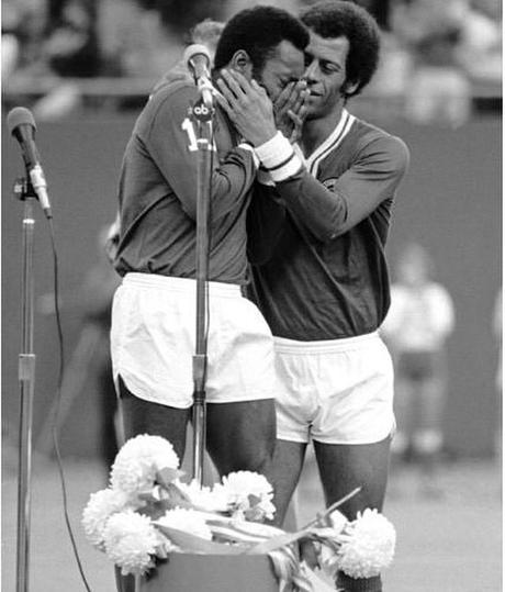 Edson Arantes do Nascimento - Pelé Edson Arantes do Nascimento - Pelé