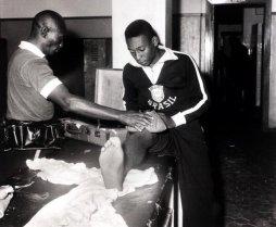 FMMvuk-WYActGUu Edson Arantes do Nascimento - Pelé