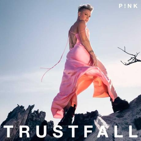 P!nk y Miley Cyrus lideran las listas de ventas británicas Trustfall