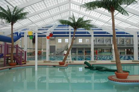 9 mejores parques acuáticos en Maryland Centro acuático Edward T Hall, Prince Frederick