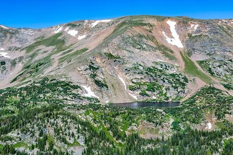 Un lago de alta montaña en el Bosque Nacional Roosevelt