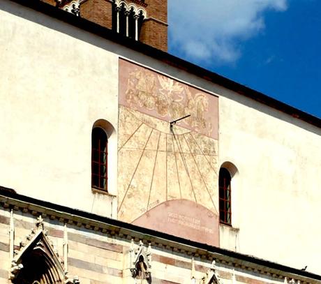 «Canna» y reloj solar en el Duomo de Grosseto