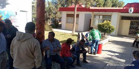 ¿Paro y protesta frente a la municipalidad de Picún Leifú?