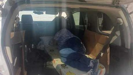 A falta de ambulancia viajo desde Piedra a Neuquén  recostado en un colchón con la ayuda de un amigo