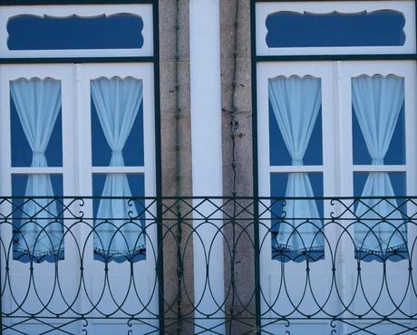 - Cortinas en Balcón.