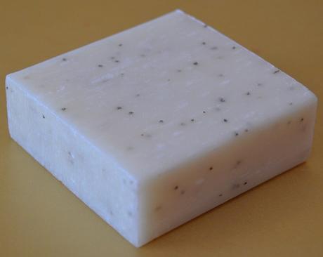 La barra limpiadora “Strawberry & Poppyseed Natural Cleansing Bar” de SKIN CHEMISTS La barra limpiadora “Strawberry & Poppyseed Natural Cleansing Bar” de SKIN CHEMISTS