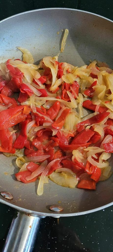 Bonito con cebolla y pimiento Bonito con cebolla y pimiento