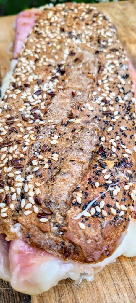 Bocata de jamón y queso al grill