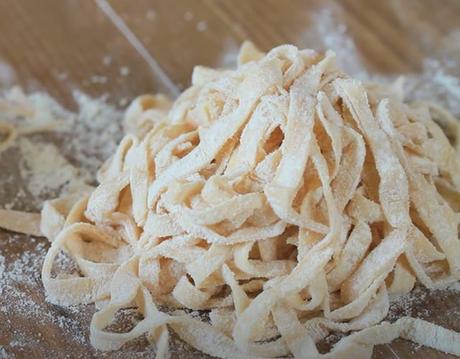 Noodles con huevo Noodles con huevo