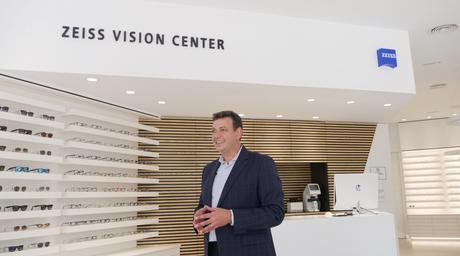 ZEISS VISION CENTER Viapol aporta a los sevillanos soluciones para mejorar su visión en la conducción y para contrarrestar el síndrome visual informático