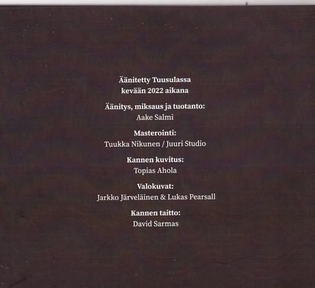 Vesilinja - Myrskyn Keskellä (2022)