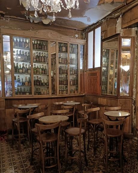 Joaquim Costa, la calle del Raval con los mejores bares de Barcelona