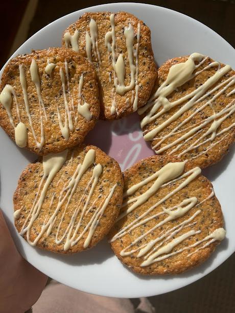 Galletas de coco, chía y chocolate blanco - Sin lácteos y sin gluten Galletas de coco, chía y chocolate blanco - Sin lácteos y sin gluten