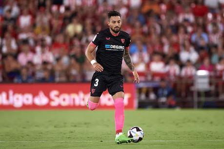 Tres jugadores del Sevilla al borde de la sanción