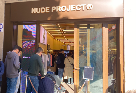 Colas para entrar a “Nude Project”