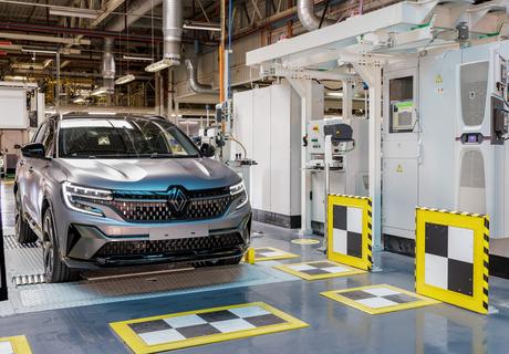 El Nuevo Renault Austral ofrece 32 sistemas avanzados de asistencia al conductor (ADAS)