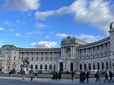 Fachada del palacio de Hofburg, en Viena.