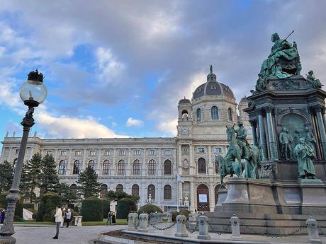 Fachada del museo de Historia del Arte de Viena.