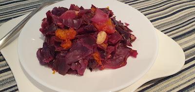 Lombarda con naranja y avellanas