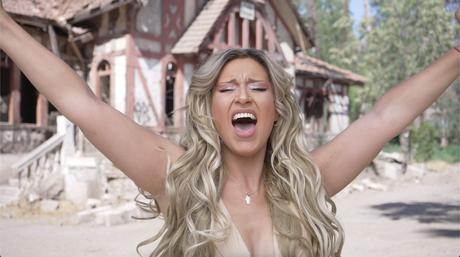 GUERRERA: LO NUEVO DE PAULA MORÓN